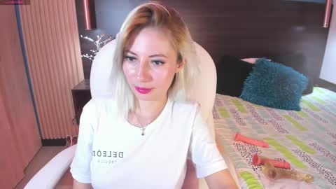 Snapshot of melody_starr chatting on 03/12/25, 05:02 melody_starr online show from 03/12/25, 05:02