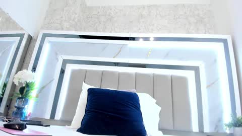 melodycharlotte online show from 10/24/25, 12:12