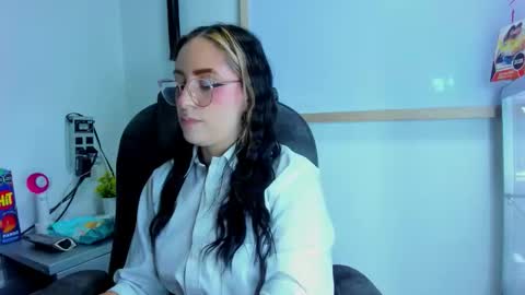 Snapshot of melodygirl__2 chatting on 09/09/25, 10:31 melodygirl__2 online show from 09/09/25, 10:31