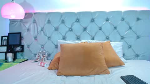 Luisa Castro online show from 01/28/25, 02:21