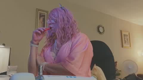 Snapshot of melodyredux_62 chatting on 09/27/25, 05:18 Melody online show from 09/27/25, 05:18