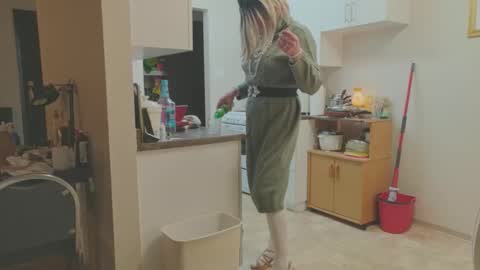 Snapshot of melodyredux_62 chatting on 11/23/25, 08:30 Melody online show from 11/23/25, 08:30