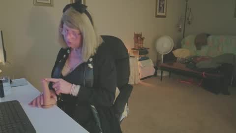 Snapshot of melodyredux_62 chatting on 12/14/25, 07:58 Melody online show from 12/14/25, 07:58