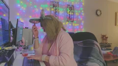 Melody online show from 01/15/26, 04:44