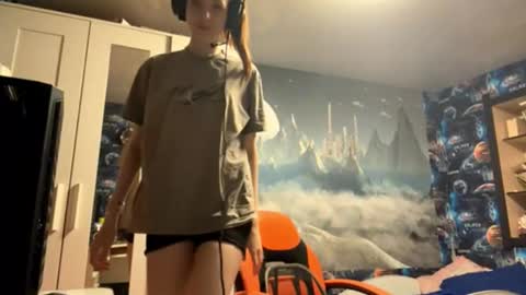 Hi Im Aria 18 years old online show from 10/14/25, 02:18