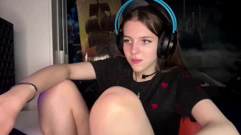 Hi Im Aria 18 years old online show from 11/05/25, 12:49
