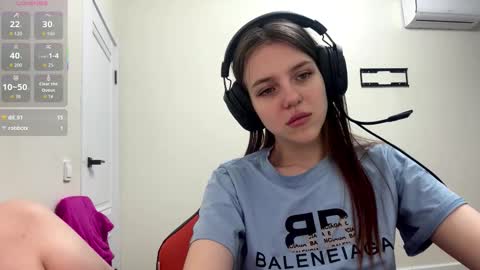 Hi Im Aria 18 years old online show from 02/03/26, 01:27