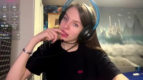 Hi Im Aria 18 years old online show from 03/24/26, 01:05