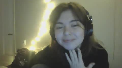 Snapshot of melted_l chatting on 12/08/24, 09:52 krinzhulya online show from 12/08/24, 09:52