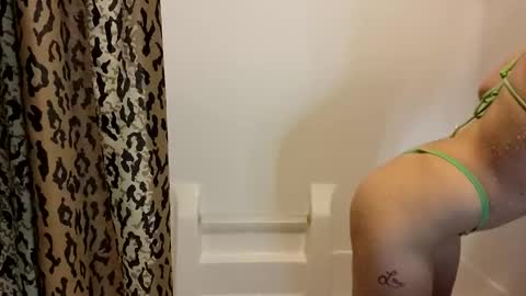 meltingmynx online show from 10/13/25, 11:43