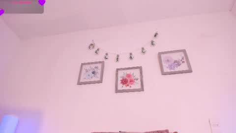 Snapshot of mely_rosee chatting on 07/23/26, 12:36 online show from 07/23/26, 12:36