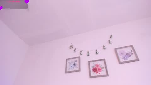 Snapshot of mely_rosee chatting on 07/25/26, 12:36 online show from 07/25/26, 12:36