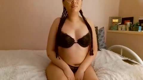 Melyssaluv online show from 12/17/25, 02:17