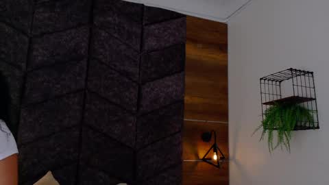  Memphis Williams  online show from 04/21/26, 02:48