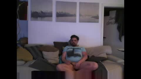 Snapshot of menace2dennis chatting on 05/08/26, 06:35 Dennis2Menace online show from 05/08/26, 06:35