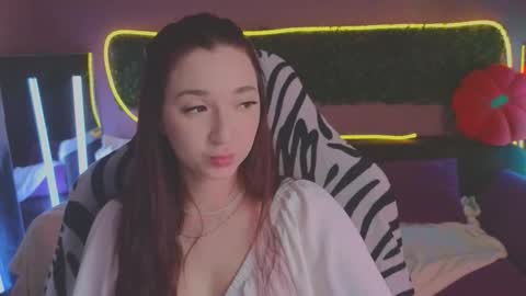 Snapshot of mencialo chatting on 11/08/25, 02:23 Mencialo online show from 11/08/25, 02:23