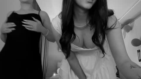 Snapshot of mencialo chatting on 05/15/26, 11:34 Mencialo online show from 05/15/26, 11:34