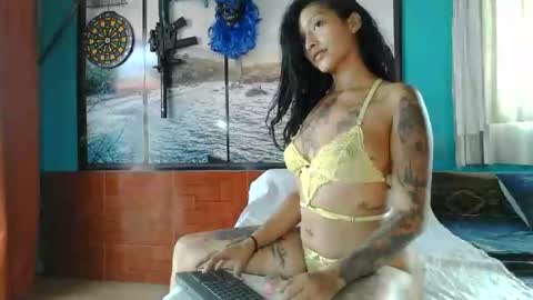 Snapshot of menesis888moon chatting on 10/26/25, 08:59 menesis888moon online show from 10/26/25, 08:59