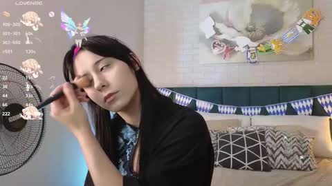 Snapshot of meomeee chatting on 09/24/25, 04:43 Meo online show from 09/24/25, 04:43