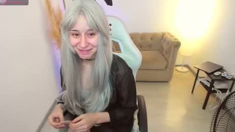 Snapshot of meomeee chatting on 12/01/25, 04:23 Meo online show from 12/01/25, 04:23