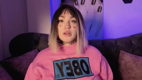 Snapshot of meow_boo chatting on 02/15/26, 07:51 Aruz online show from 02/15/26, 07:51