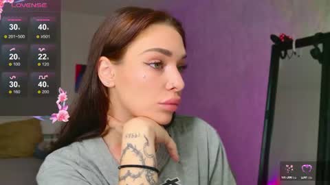 Snapshot of meow_moore chatting on 08/09/26, 02:57 Megan online show from 08/09/26, 02:57