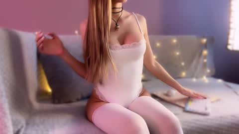 Snapshot of meowalice1 chatting on 12/03/25, 04:42 meowalice1 online show from 12/03/25, 04:42