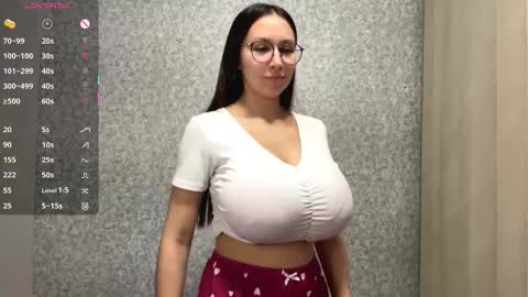 Snapshot of meowgirlye chatting on 02/18/26, 01:18 Mona online show from 02/18/26, 01:18