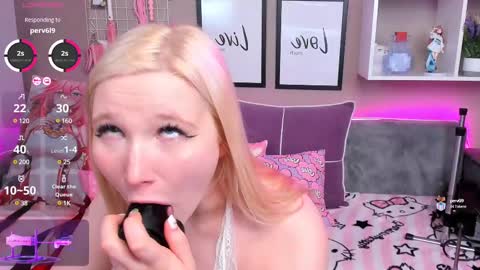 MeowkaKitty online show from 03/04/25, 09:40