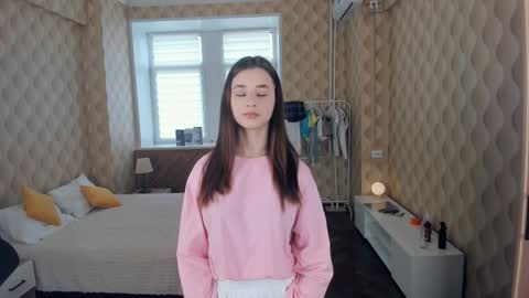 Julie online show from 10/08/25, 09:40