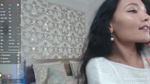 Snapshot of mercedesss_8 chatting on 12/11/24, 12:44 Next show on 03 Dec online show from 12/11/24, 12:44