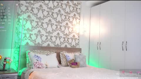 Snapshot of mercedesss_8 chatting on 01/23/25, 09:29 Next show on 03 Dec online show from 01/23/25, 09:29