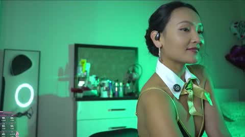 Snapshot of mercedesss_8 chatting on 11/25/25, 10:59 Next show on 03 Dec online show from 11/25/25, 10:59