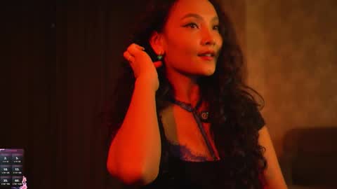 Snapshot of mercedesss_8 chatting on 12/17/25, 10:54 Next show on 03 Dec online show from 12/17/25, 10:54