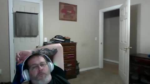 Snapshot of mercer1977 chatting on 05/11/26, 04:37 mercer1977 online show from 05/11/26, 04:37