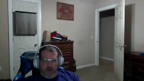 Snapshot of mercer1977 chatting on 05/21/26, 02:02 mercer1977 online show from 05/21/26, 02:02