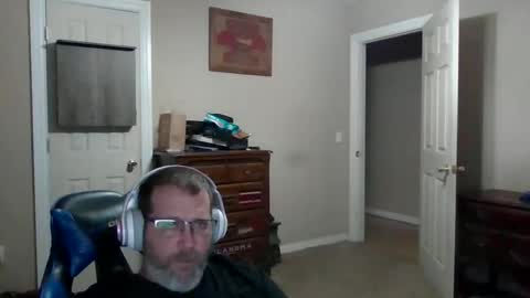 Snapshot of mercer1977 chatting on 05/29/26, 09:40 mercer1977 online show from 05/29/26, 09:40