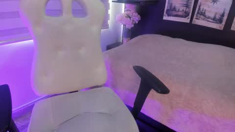 meredith_spencer online show from 10/01/25, 01:17