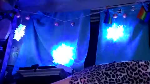 Snapshot of merelyalover chatting on 01/27/25, 08:51 gurlnips online show from 01/27/25, 08:51