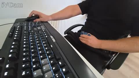 Snapshot of meridian132 chatting on 09/18/25, 08:27 meridian132 online show from 09/18/25, 08:27