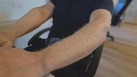 Snapshot of meridian132 chatting on 11/04/25, 03:22 meridian132 online show from 11/04/25, 03:22