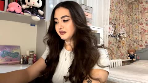 Enni online show from 11/11/25, 06:41