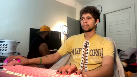 Snapshot of merlinharriss chatting on 02/17/25, 08:26 Merlinz Magic online show from 02/17/25, 08:26