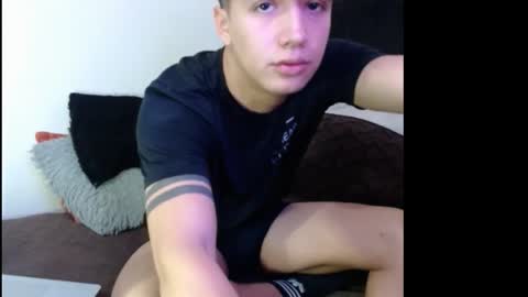 Snapshot of merlyn_0005 chatting on 12/16/25, 07:30 merlyn_0005 online show from 12/16/25, 07:30