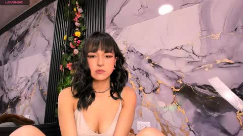 Snapshot of merlynn_ chatting on 10/01/25, 05:02 Diane 3 online show from 10/01/25, 05:02