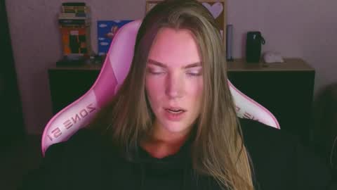 Susan online show from 11/16/25, 03:39