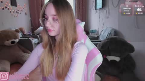 Sara online show from 04/23/26, 02:19