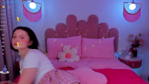 Snapshot of merylew chatting on 01/15/25, 06:43 Anna online show from 01/15/25, 06:43