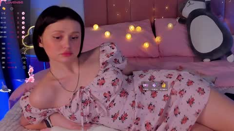 Snapshot of merylew chatting on 02/05/25, 09:46 Anna online show from 02/05/25, 09:46