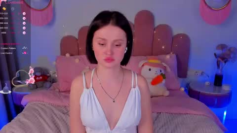 Snapshot of merylew chatting on 02/11/25, 09:53 Anna online show from 02/11/25, 09:53